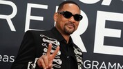 Bei den Grammy-Awards zeigte sich Will Smith ganz lässig. Doch die Fans schimpften über das ...