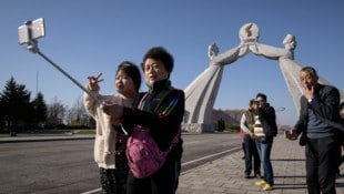 Chinesische Touristen vor der Corona-Pandemie in Nordkorea (Bild: AFP)