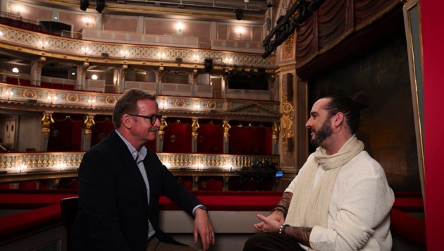 Peter Heilker im Interview mit krone.tv Moderator Mario Grüninger. (Bild: krone.tv)