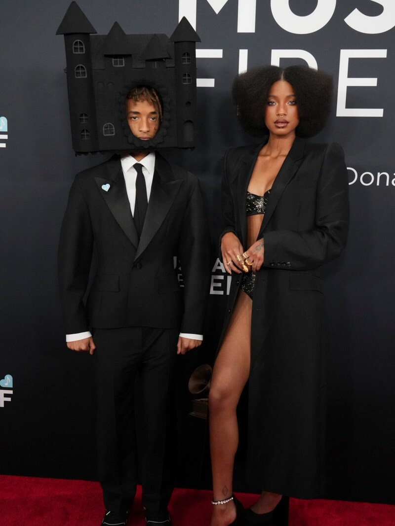 Jaden Smith posierte mit Schwester Willow Smith am Red Carpet. (Bild: APA/Jordan Strauss/Invision/AP)