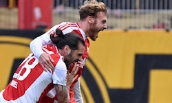 Yorbe Vertessen (re.) jubelt mit Ex-ÖFB-Teamspieler Christopher Trimmel.