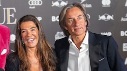 Karl Heinz Grasser besuchte mit Gattin Fiona am vergangenen Wochenende die Kitz Race Party in Kitzbühel. (Bild: APA/GEORG HOCHMUTH / APA / picturedesk.com)