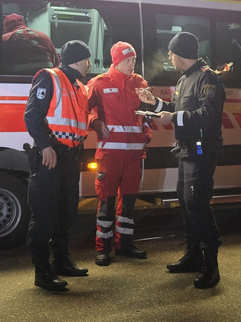 Der Großeinsatz beschäftigte zahlreiche Helfer. (Bild: Suchhunde Rotes Kreuz Oberösterreich)