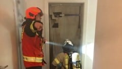 Die Grazer Berufsfeuerwehr rückte zum Kellerbrand aus.  (Bild: Berufsfeuerwehr Graz)