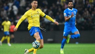 Cristiano Ronaldo (li.) ist nicht zu stoppen.