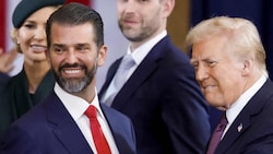Donald Trump Junior mit seinem Vater Donald Trump (Bild: SHAWN THEW / AFP / picturedesk.com)