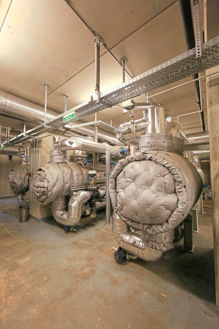 Die Gebietsumformerstation bildet einen Teil der Fernkältezentrale.