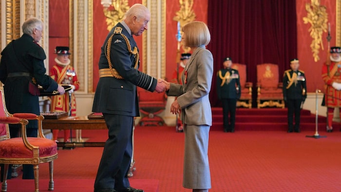 Wintour bei einem Treffen mit dem britischen König Charles III.