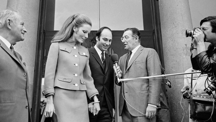 Der Aga Khan und seine Ehefrau in Paris