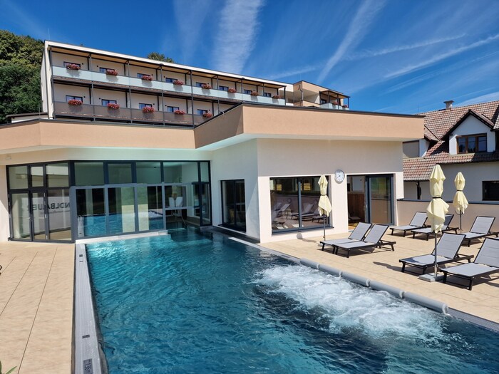 The new pleasure hotel in Kukmirn.