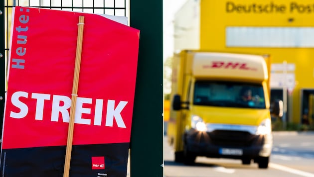 According to Verdi, no significant results were achieved in the second round of negotiations - they are demanding more pay and vacation days. (Bild: APA/dpa/Moritz Frankenberg)