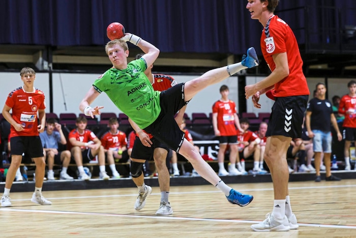 West Wien and Clemens Meleschnig want to avoid relegation.