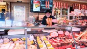 Das Fleisch kommt aus der Region, Wurst macht Doris Steiner selbst. Die Kranzl-Extra ist immer ...