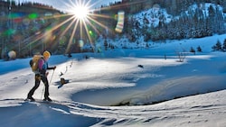 Vor zehn Jahren wurde im Triebental ein Skitourenlenkungsprojekt ins Leben gerufen, das Menschen Freizeitspaß und Wildtieren nötigen Schutz bietet. (Bild: Weges)