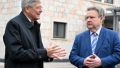 Peter Kaiser und Michael Ludwig machen erste Ansagen in Richtung Blau-Schwarz. (Bild: APA/BARBARA GINDL)