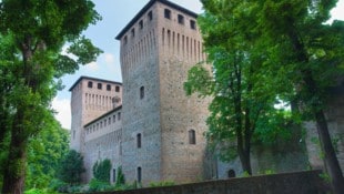 Das Hubschrauberunglück geschah auf einem Grundstück, das zum Castello di Castelguelfo (Bild) gehört. (Bild: stock.adobe.com/Mi.Ti.)