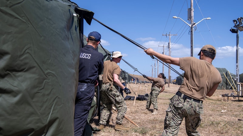 US-Präsident Donald Trump hat die Ministerien für Verteidigung und Heimatschutz angewiesen, „mit den Vorbereitungen für das Lager für 30.000 Migranten in der Bucht von Guantanamo zu beginnen“. (Bild: Raphael Dorne / US NAVY / AFP)