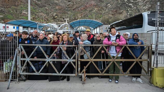 According to information from Greek radio, it is estimated that around two thirds of the island's inhabitants have left the beautiful island out of fear. (Bild: AFP)