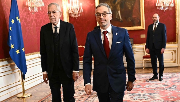 Alexander Van der Bellen and FPÖ leader Herbert Kickl were never completely on the same page. Nevertheless, the Federal President finally gave him a mandate to form a government. (Bild: APA-PictureDesk/JOE KLAMAR / AFP / picturedesk.com)