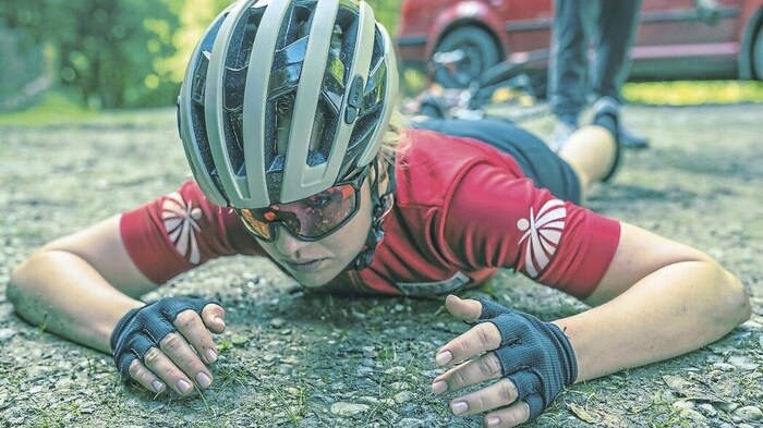 Triathletin Nathalie macht nach der Geburt ihres Kindes die erste Radtour und wird überfallen ...