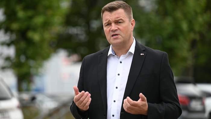 Wolfgang Gerstmayer is the regional managing director of the GPA trade union.