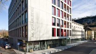 Opfer von dubiosen Finanzplattformen können sich mit dem Konsumentenschutz der AK Vorarlberg in ...