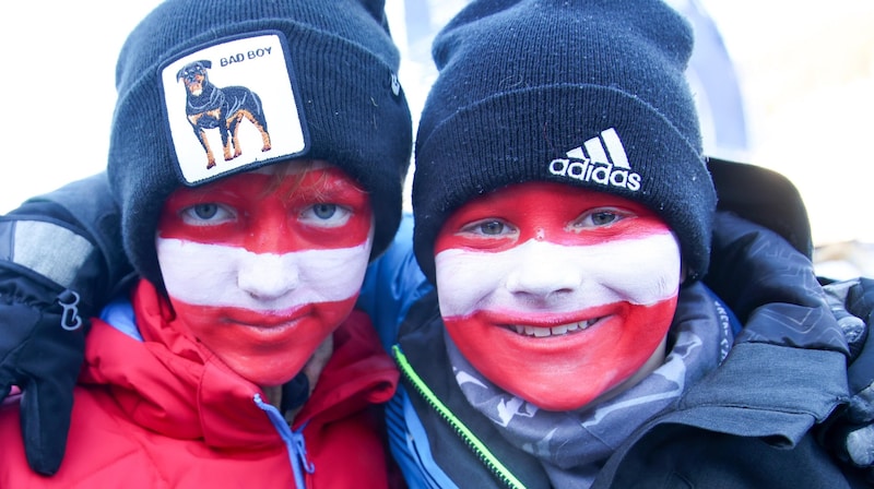 Michael und Philip waren ganz und gar im Rot-Weiß-Roten-WM-Fieber. (Bild: Tröster Andreas)