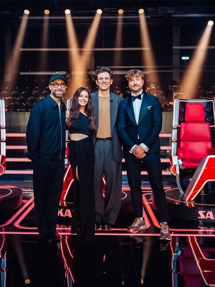Yvonne Catterfeld mit ihren Juroren-Kollegen bei „The Voice of Germany“- Staffel 14. Mark Foster ...