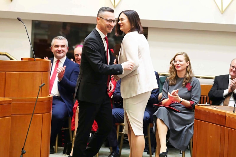 Handover of the presidency: Astrid Eisenkopf succeeds Robert Hergovich (both SPÖ). (Bild: Reinhard Judt)