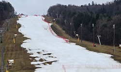 Auch so kann eine WM-Piste aussehen – das weiße Band der Paraski-WM in Marburg.