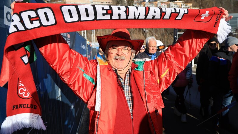 Rudi Rot comes from the same place as Marco Odermatt - he is of course also a member of the fan club. (Bild: Birbaumer Christof)