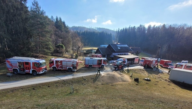 61 Feuerwehrkräfte waren am Donnerstag im Bezirk Graz-Umgebung im Einsatz. (Bild: FF Sankt Oswald bei Plankenwarth)