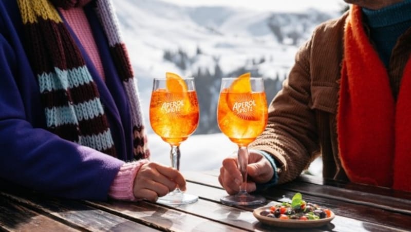 Sparkling winter enjoyment with friends (Bild: Aperol Austria)