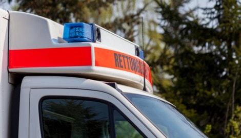 Die Rettung brachte den Buben ins Krankenhaus.