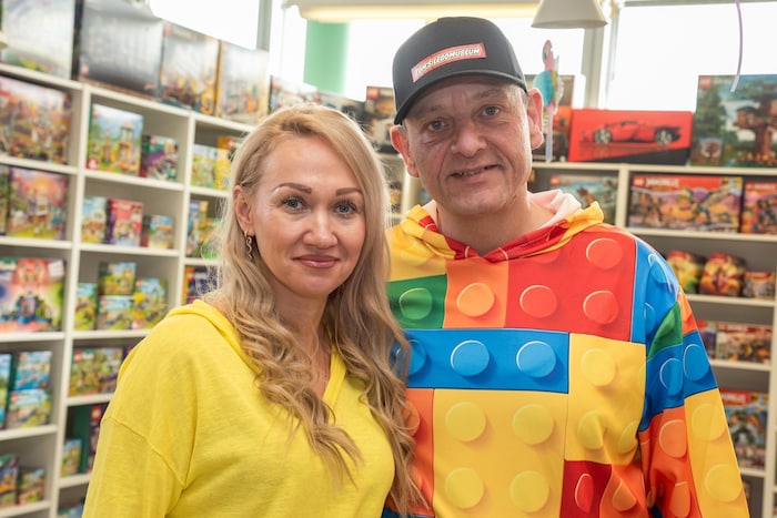 Gattin Oksana steht voll hinter der „Spielsucht“ ihres Mannes Tom. 