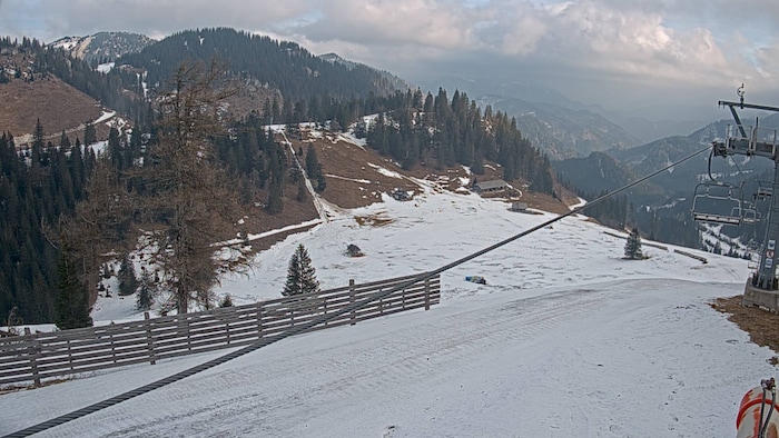 In Niederalpl stehen die Lifte aufgrund des Schneemangels bereits still.
