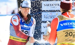 Raphael Haaser jubelt über WM-Silber.