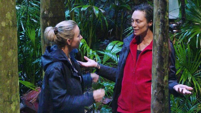 Anna-Carina und Lilly sind fassungslos: Timur hat eine „Gehirnwäsche“ bekommen, sind sie sich ...