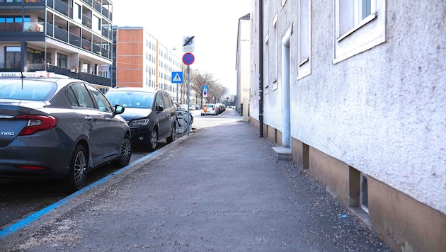 Vor diesem Haus verrichtet die obdachlose Frau immer wieder ihre Notdurft. Sehr zum Leidwesen der Bewohner. (Bild: Horst Einöder/Flashpictures)