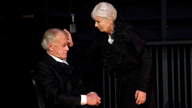 Her last great success: Gerti Pall with Helmuth Lohner in 2009 in "Die Glut" (Bild: Peter Manninger)