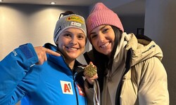 In Chile teilten sich Emily Schöpf (l.) und Stephanie Venier ein Zimmer – in Saalbach jubelte ...