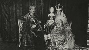 Das offizielle Krönungsfoto von Karl und Zita als König und Königin von Ungarn