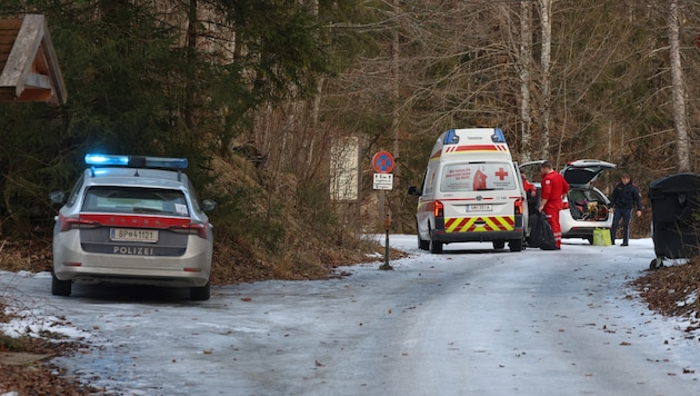 Der Unfall passierte auf eisglatter Fahrbahn. (Bild: laumat)