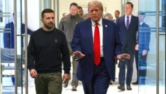 Von links: Wolodymyr Selenskyj, Präsident der Ukraine, wird am Dienstag bei US-Präsident Donald ...