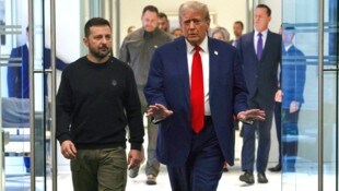 Selenskyj und Trump bei einem Treffen in New York im vergangenen September (Archivbild)