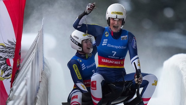 Selina Egle und Lara Kipp sind Weltmeisterinnen! (Bild: AP/ASSOCIATED PRESS)