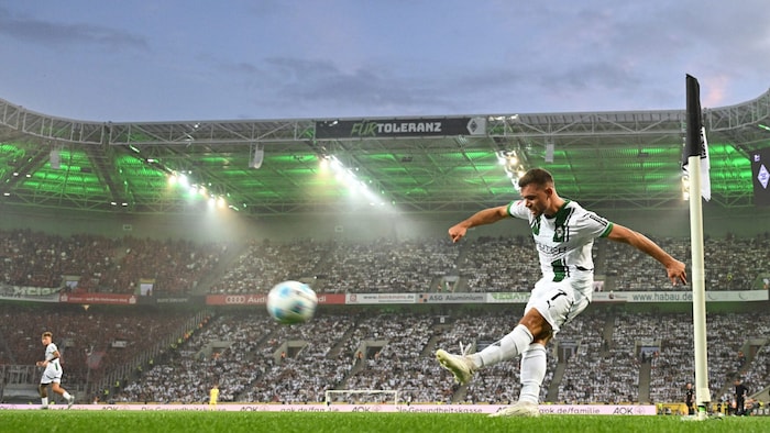 Für Mönchengladbach mit Kevin Stöger beginnt die Vorbereitung für die neue Saison mit einem ...