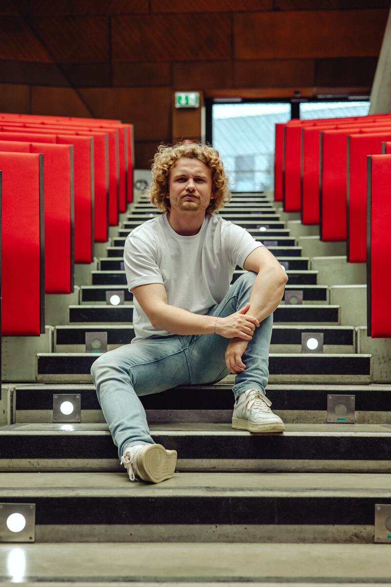 The calm before the storm: Paulus Bohl celebrates his cabaret premiere on February 11, and "Dancing Stars" starts in March. (Bild: Patricia Peterka)