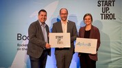 Marcus Hofer (li.), der GF von Startup.Tirol und der Standortagentur, mit dem für Wirtschaft ...