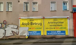 Plakate dieser Art „schmücken“ seit Freitag etliche deutsche Städte. 